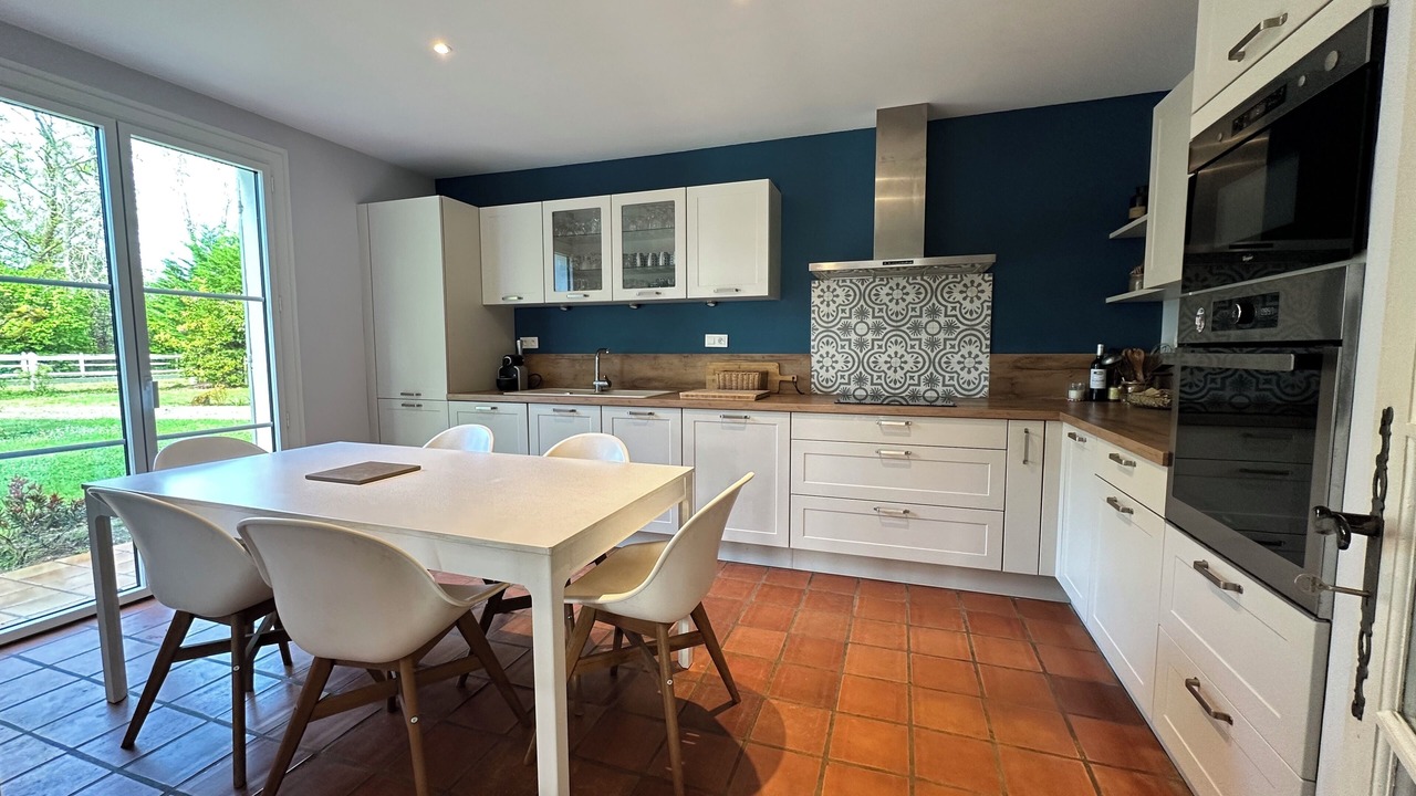 Photo of Kitchen in Saint-Sulpice-et-Cameyrac