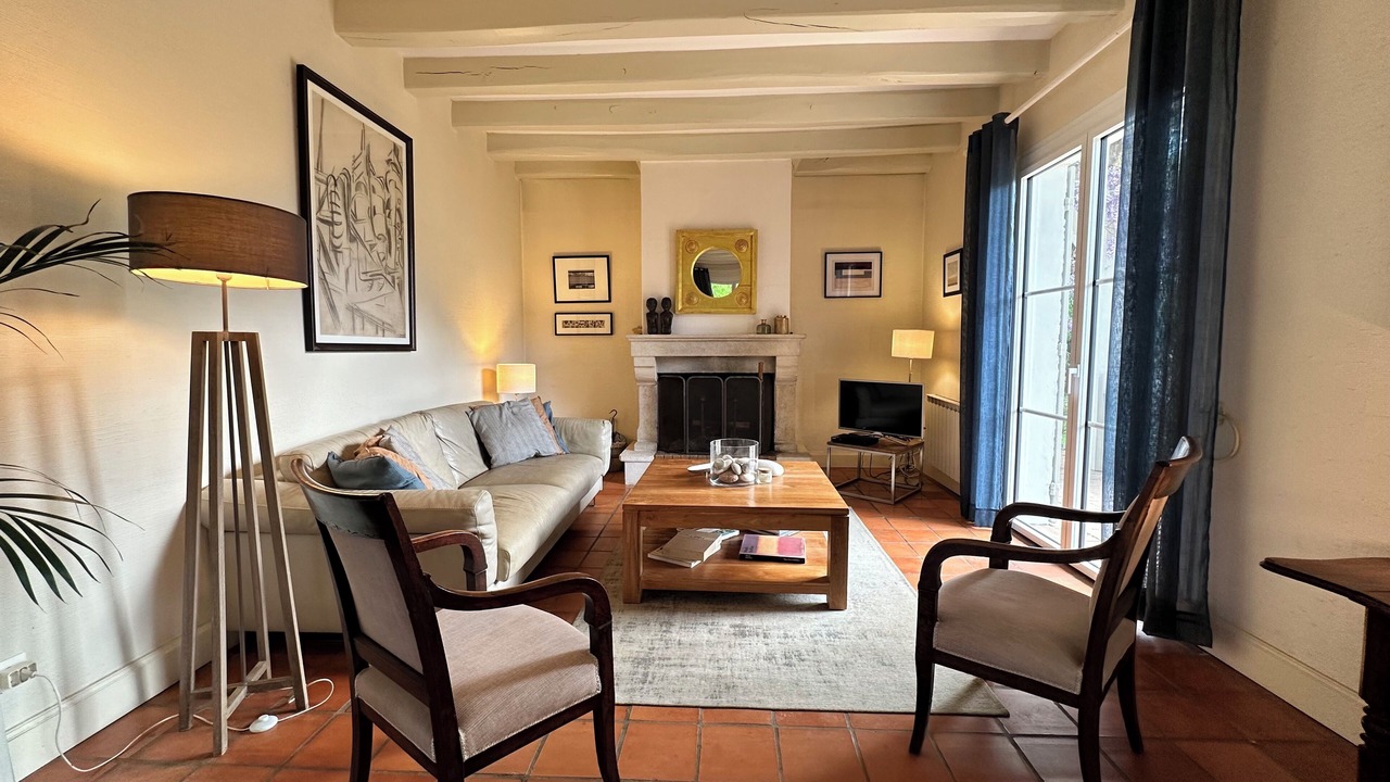 Photo of Livingroom in Saint-Sulpice-et-Cameyrac