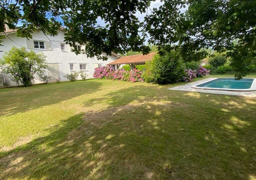 Photo of Outdoor in Saint-Sulpice-et-Cameyrac
