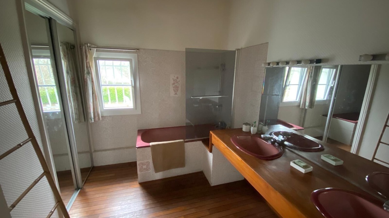Photo of Bathroom in Saint-Sulpice-et-Cameyrac