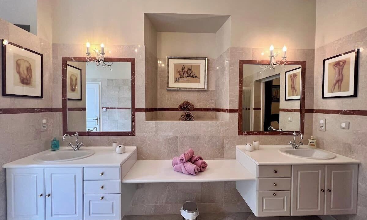Photo of Bathroom in Allassac
