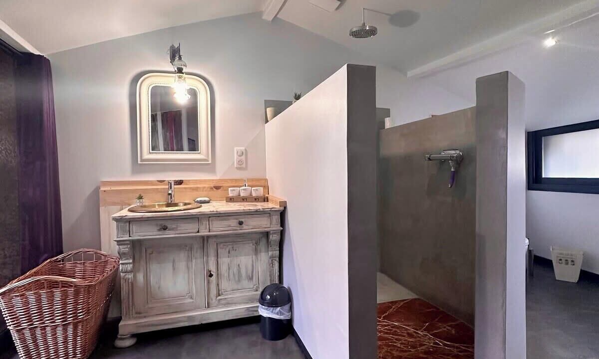 Photo of Bathroom in Brive-la-Gaillarde