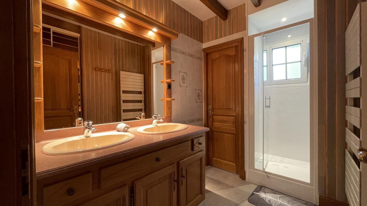 Photo of Bathroom in Lasclaveries
