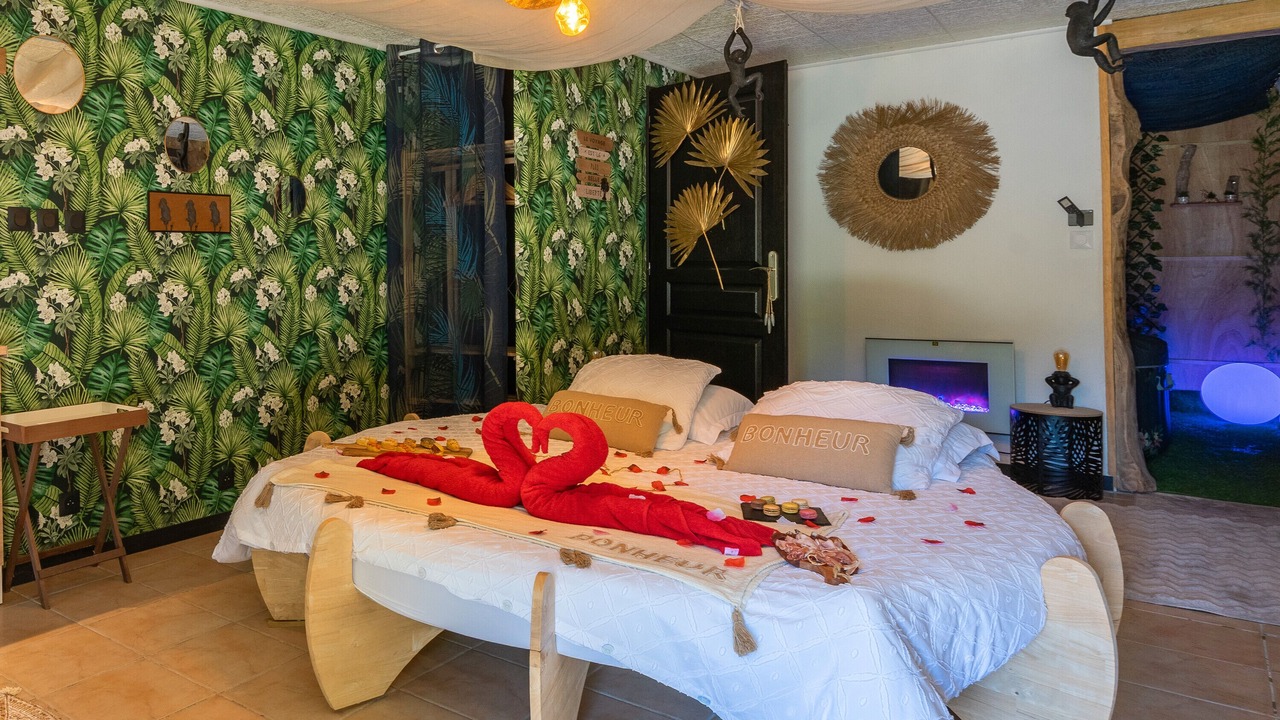Photo of Bedroom in Saint-Genis-de-Saintonge
