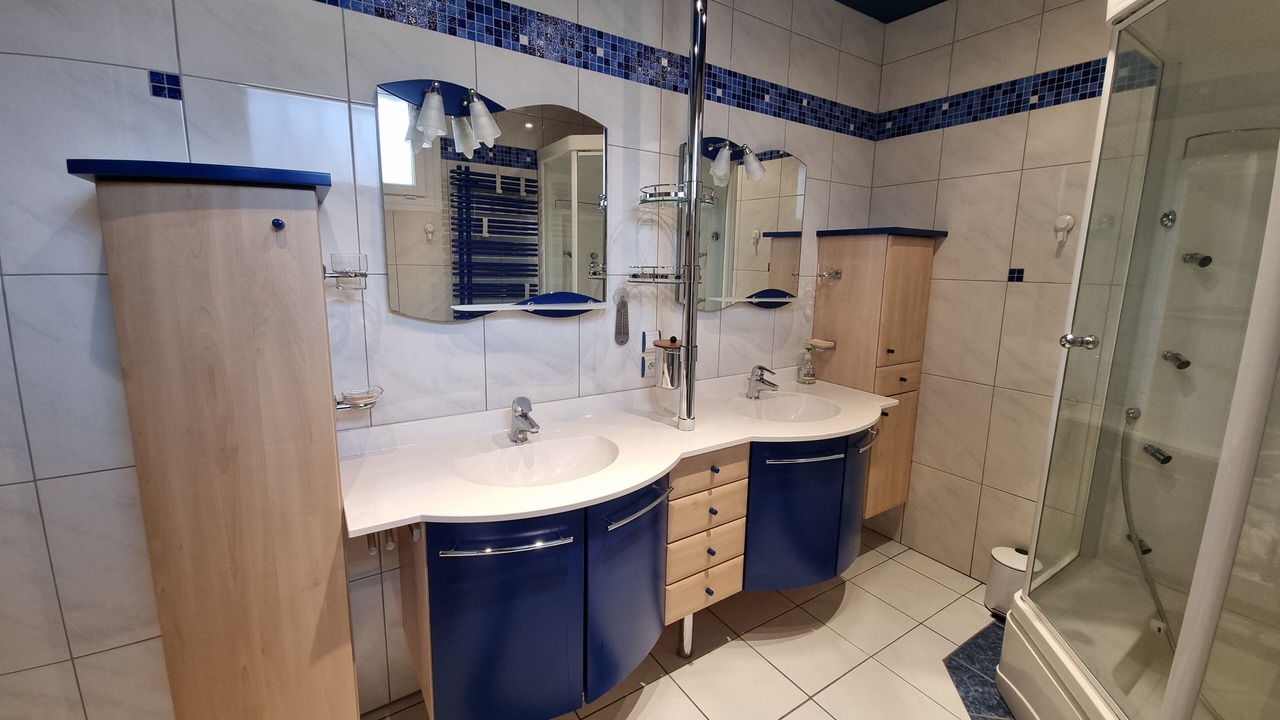 Photo of Bathroom in Thorigne