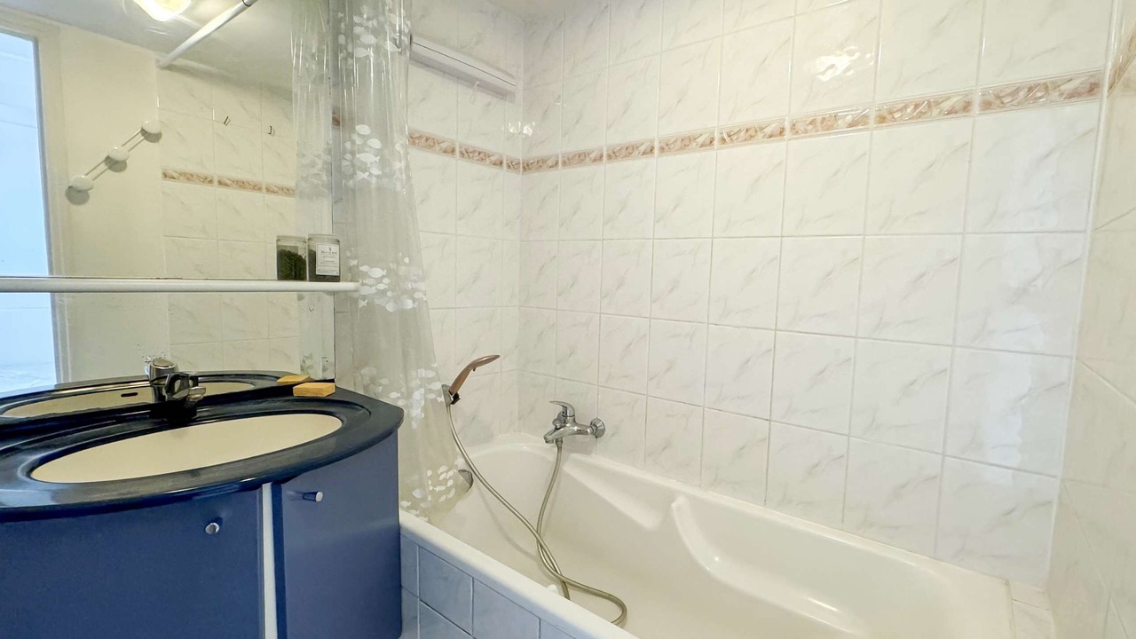 Photo of Bathroom in La Couarde-sur-Mer