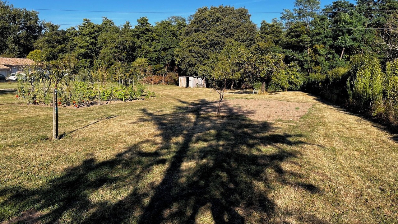 Photo of Outdoor in Cenon
