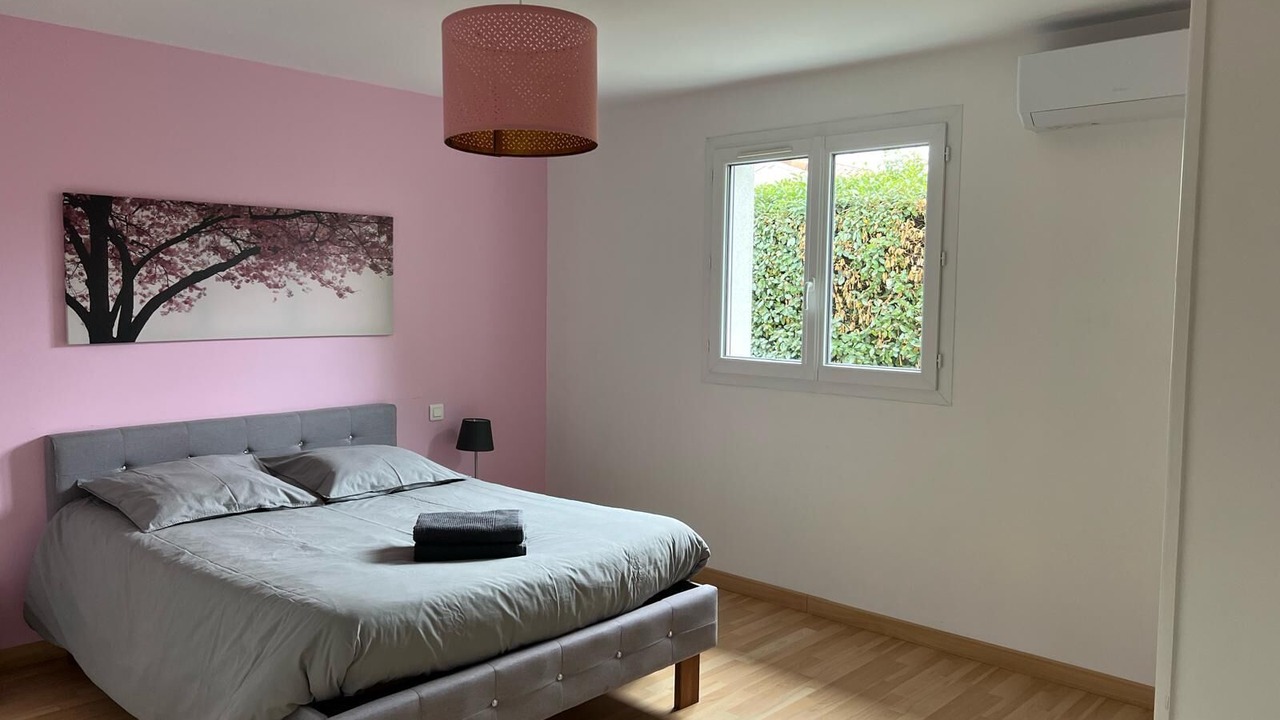 Photo of Bedroom in Tosse