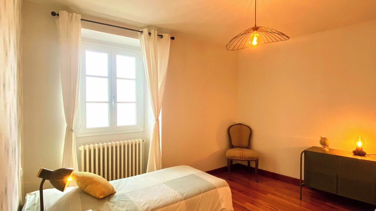 Photo of Bedroom in Oloron-Sainte-Marie