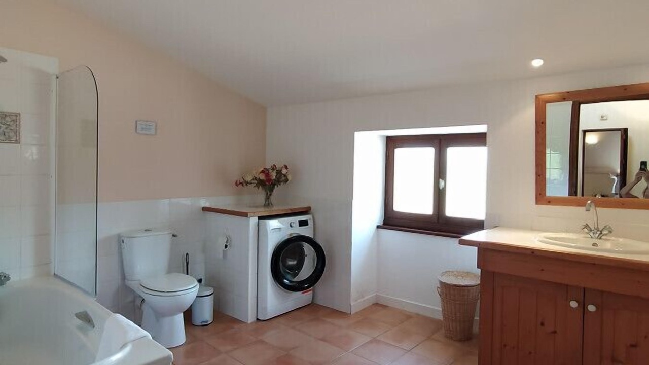Photo of Bathroom in Montboyer