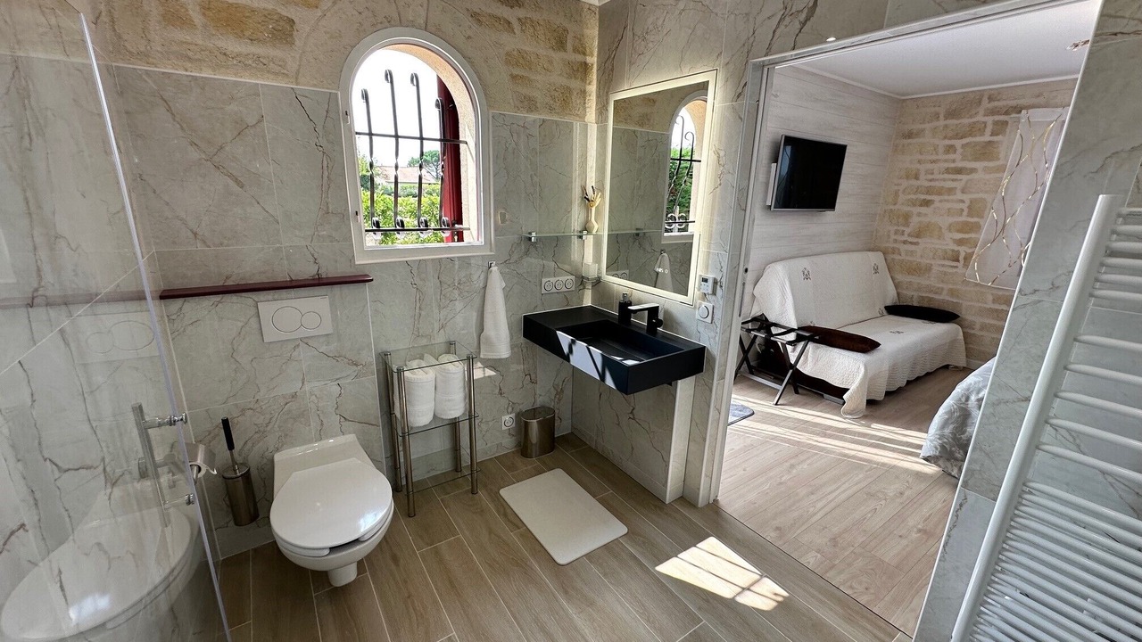 Photo of Bathroom in Soussans