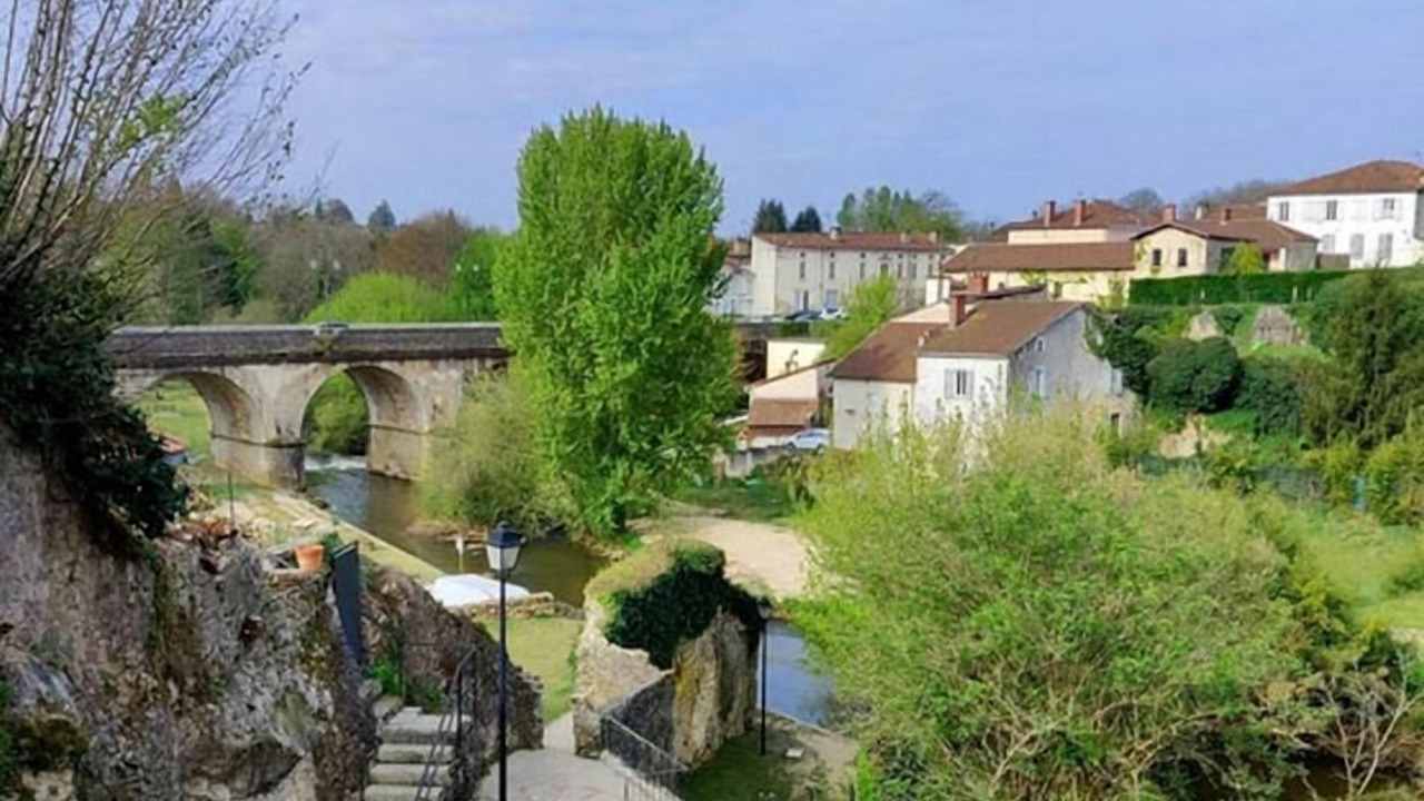Photo of Others in Roquefort