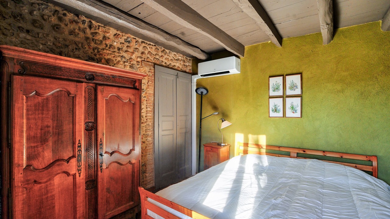 Photo of Bedroom in Rouffignac-Saint-Cernin-de-Reilhac