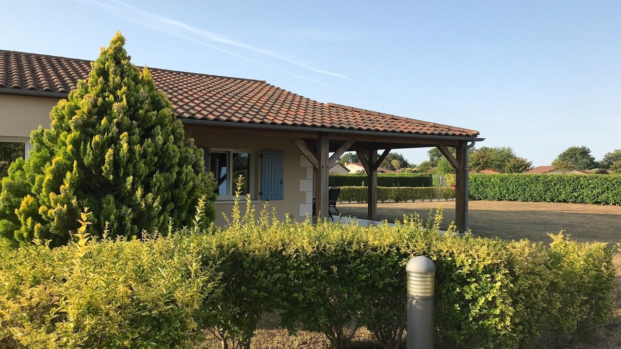 Photo of Outdoor in Vasles