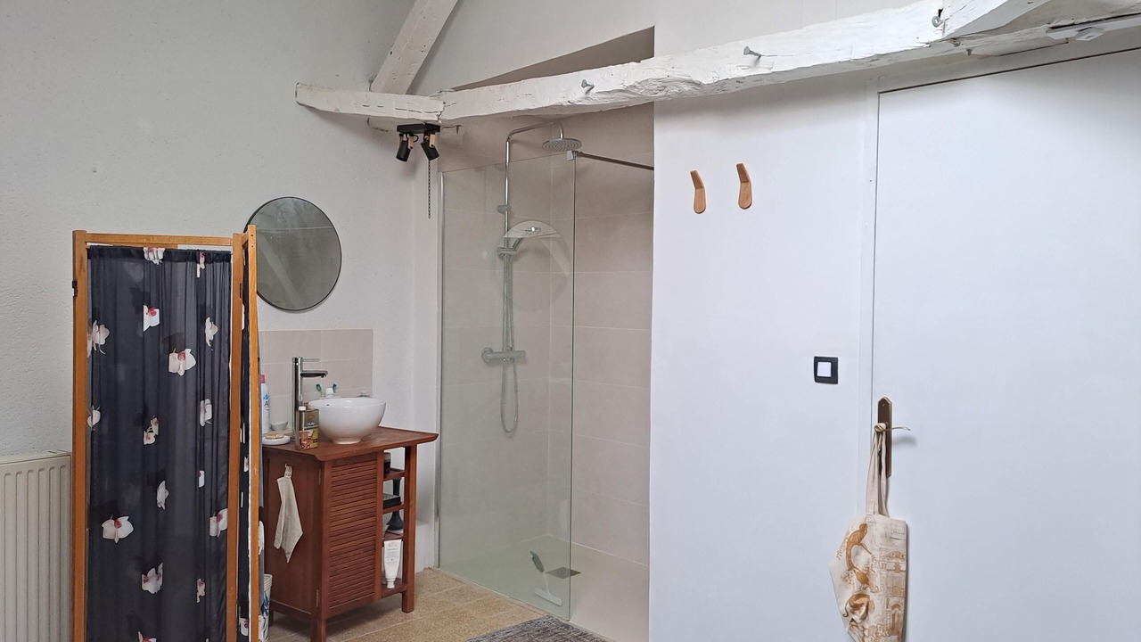 Photo of Bathroom in Bourdeilles