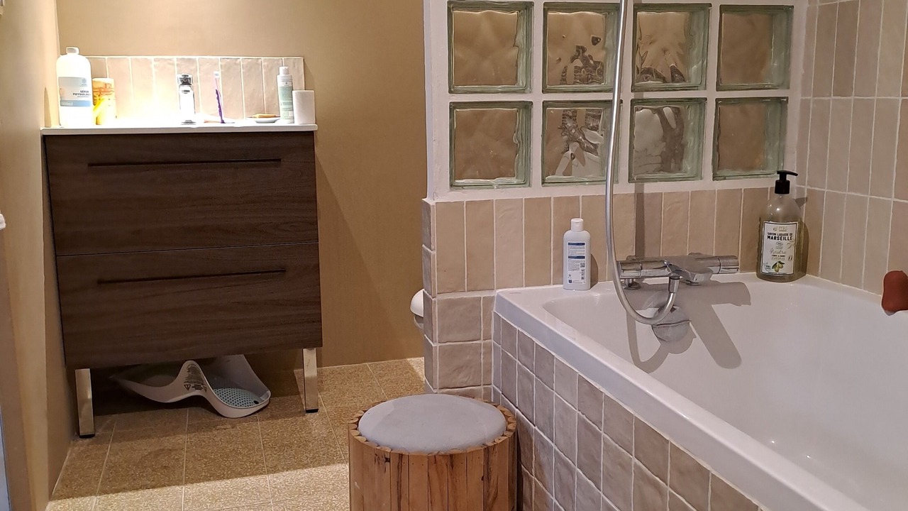 Photo of Bathroom in Bourdeilles