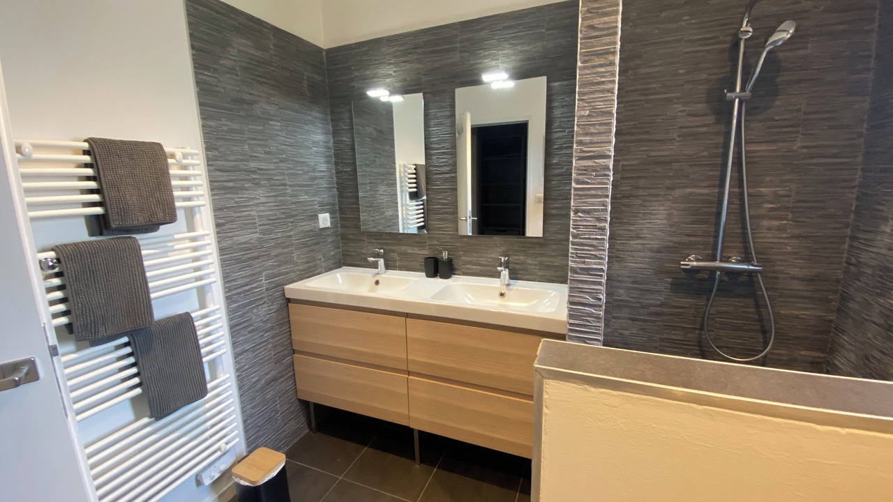 Photo of Bathroom in Bordeaux-Lac