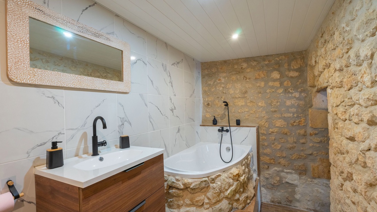 Photo of Bathroom in Saint-Genis-de-Saintonge