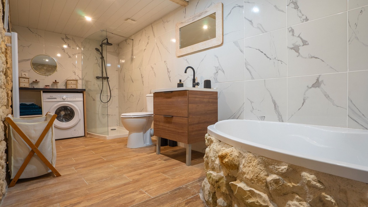 Photo of Bathroom in Saint-Genis-de-Saintonge