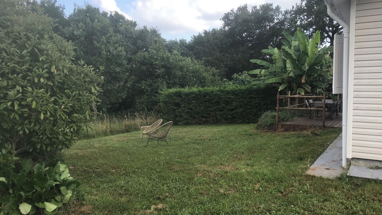 Photo of Outdoor in Saint-Aubin-de-Branne
