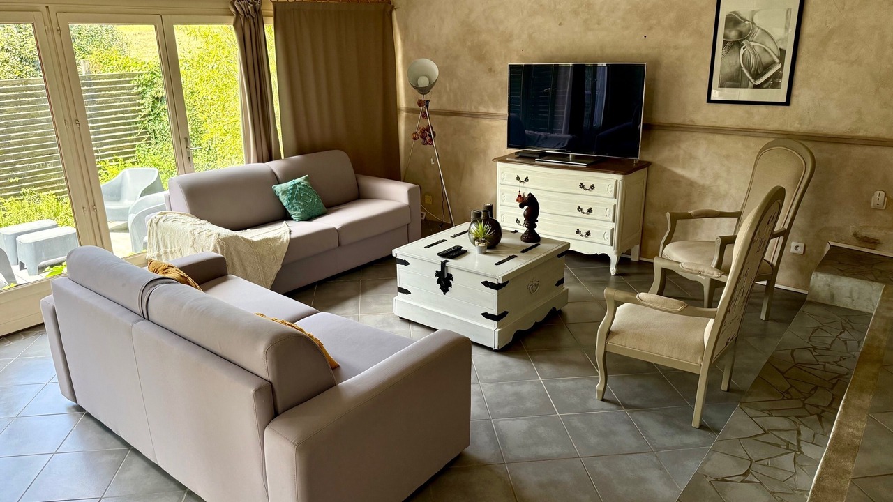 Photo of Livingroom in Saint-Coutant-le-Grand