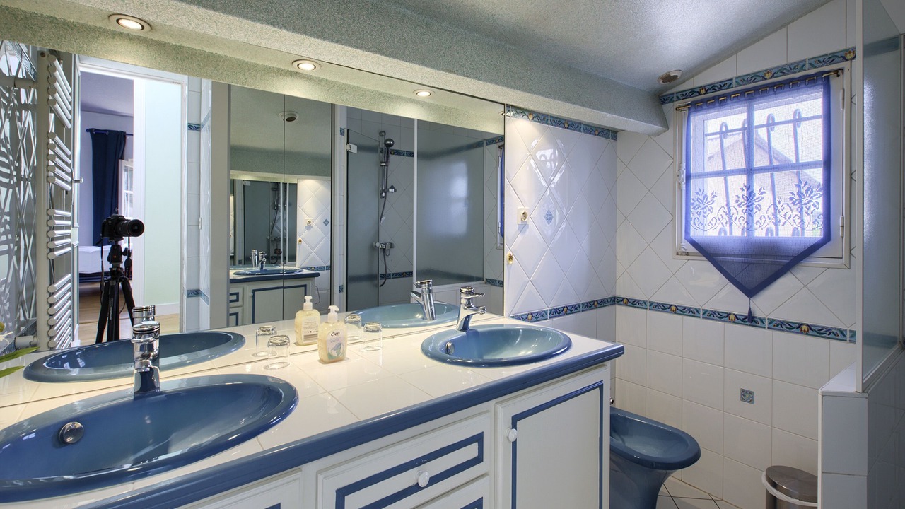 Photo of Bathroom in Saint-Sulpice-de-Faleyrens