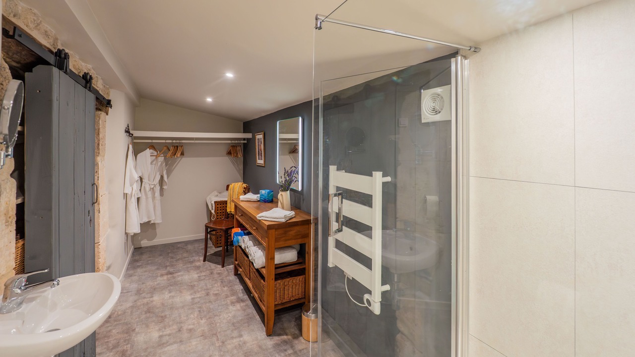 Photo of Bathroom in Vaux-Lavalette