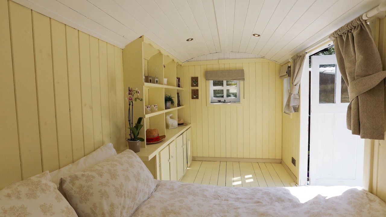 Photo of Bedroom in Saint-Martin-des-Combes