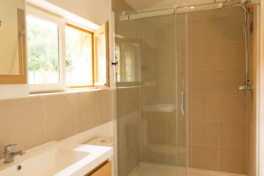 Photo of Bedroom in Saint-Martin-des-Combes
