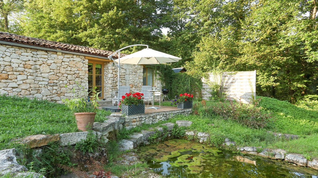 Photo of Patio Balcony in Saint-Martin-des-Combes