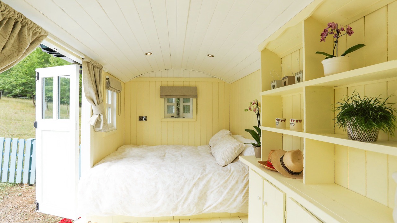 Photo of Bedroom in Saint-Martin-des-Combes