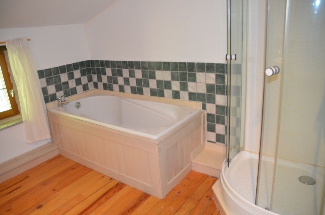 Photo of Bathroom in Saint-Aulaye-Puymangou