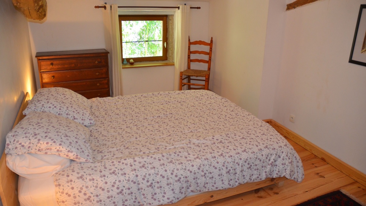 Photo of Bedroom in Saint-Aulaye-Puymangou