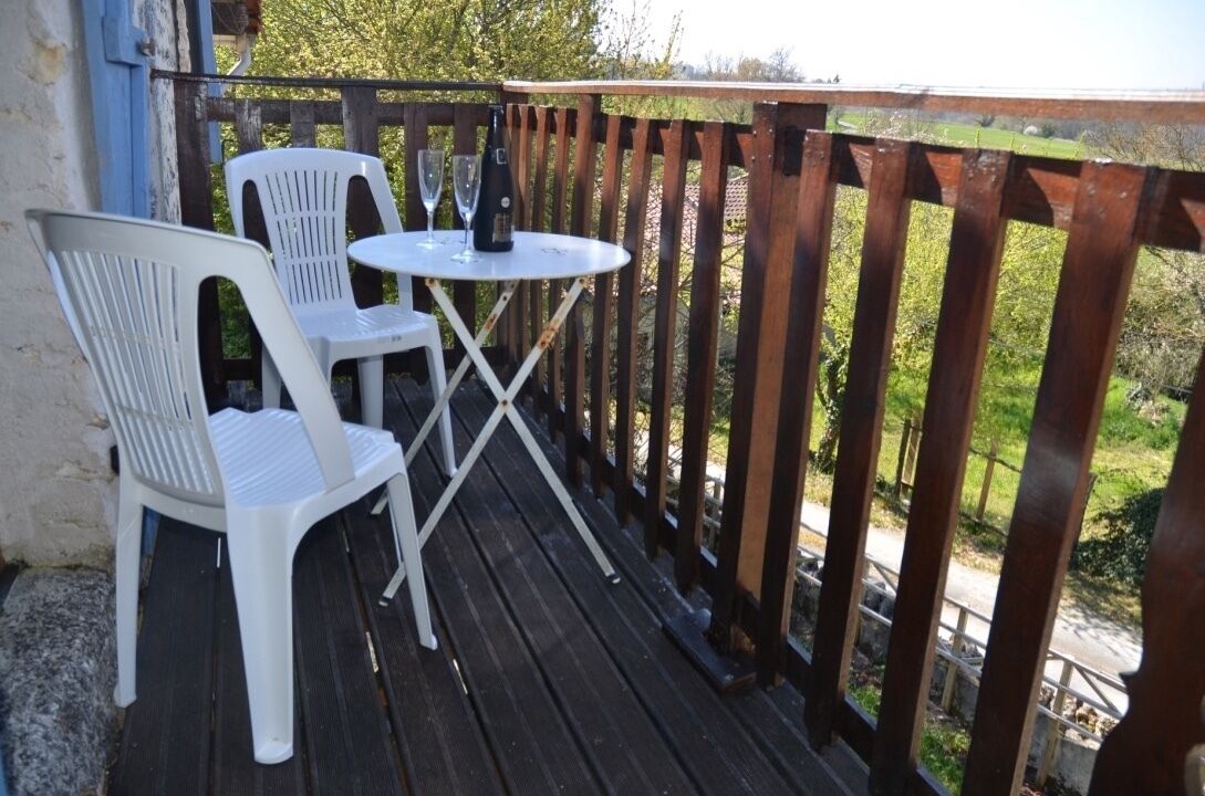 Photo of Patio Balcony in Saint-Aulaye-Puymangou