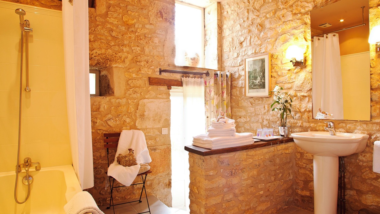 Photo of Bathroom in Cubjac