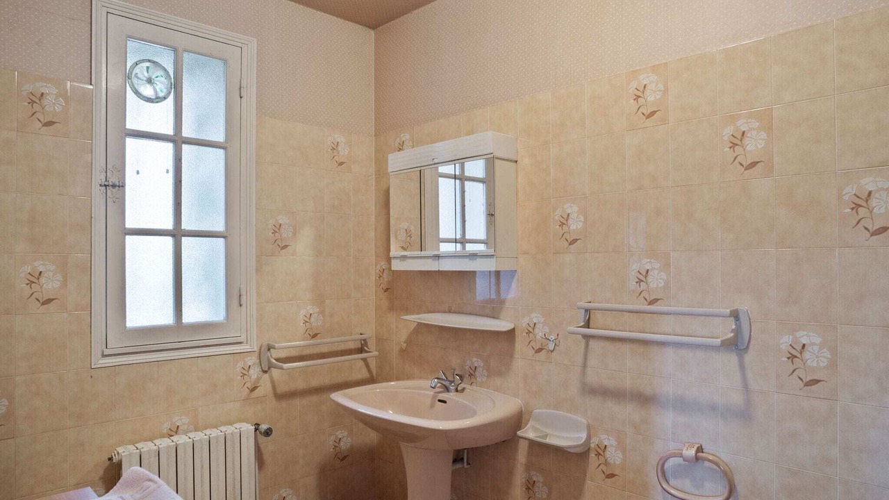 Photo of Bathroom in Velines