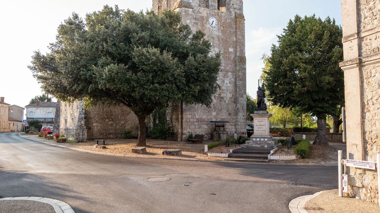 Photo of Others in Velines
