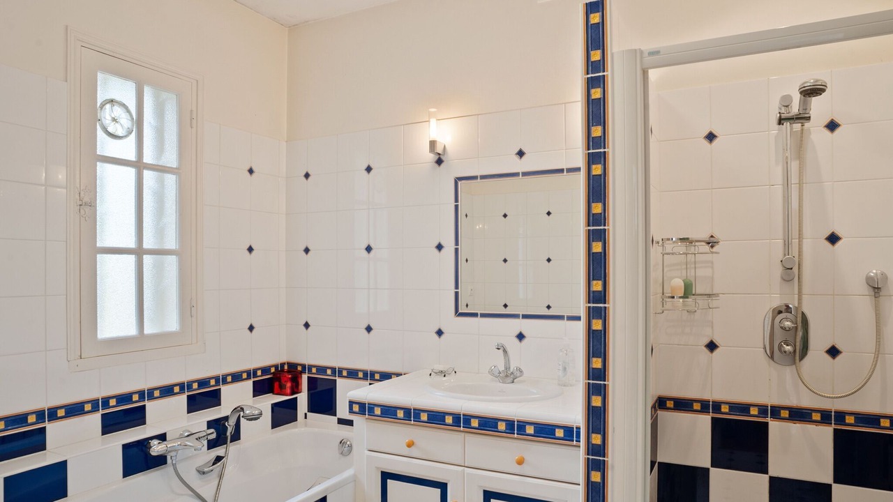 Photo of Bathroom in Velines