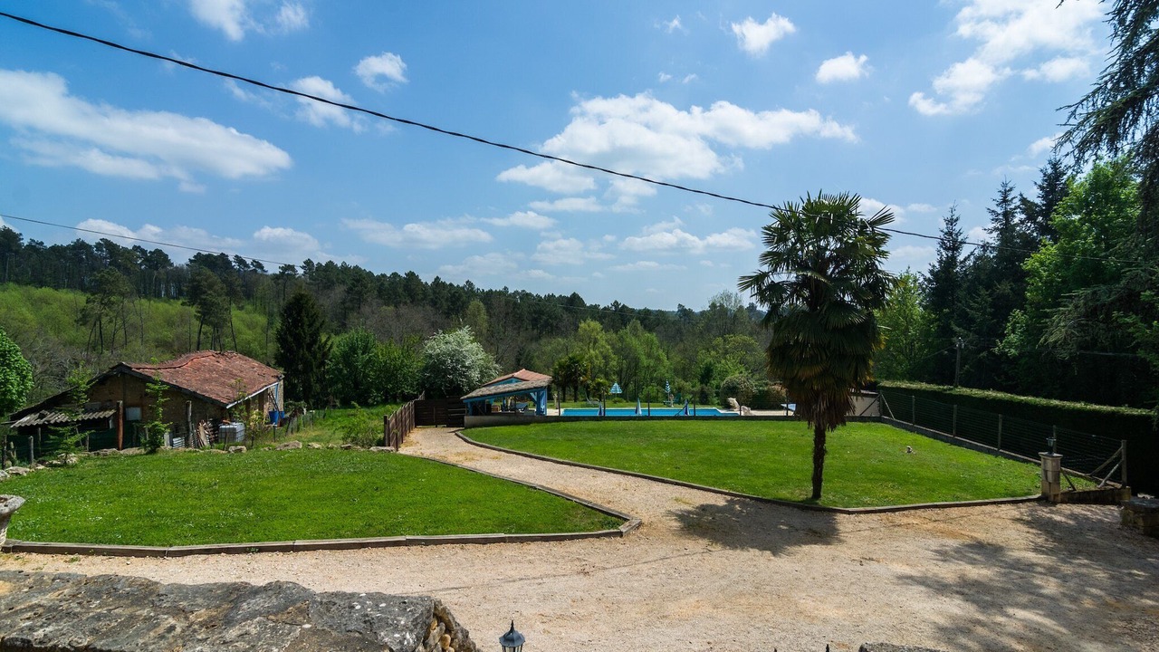 Photo of Others in Blanquefort-sur-Briolance