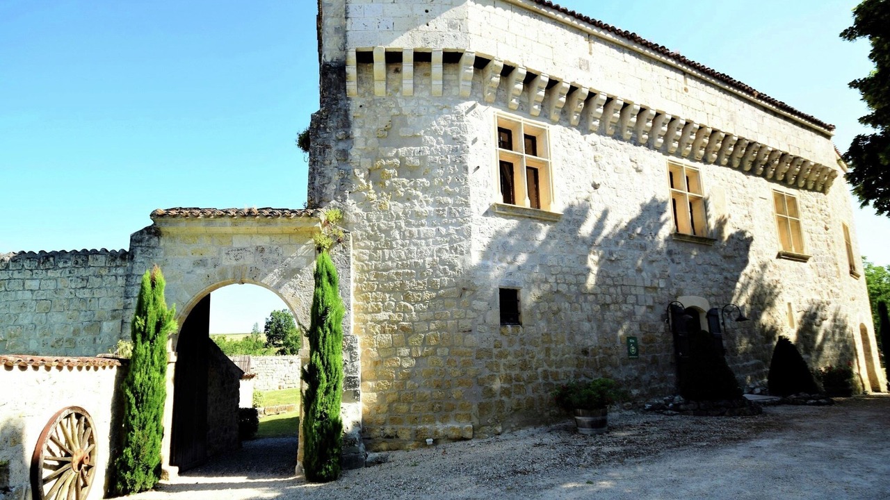Photo of Outdoor in Bon-Encontre