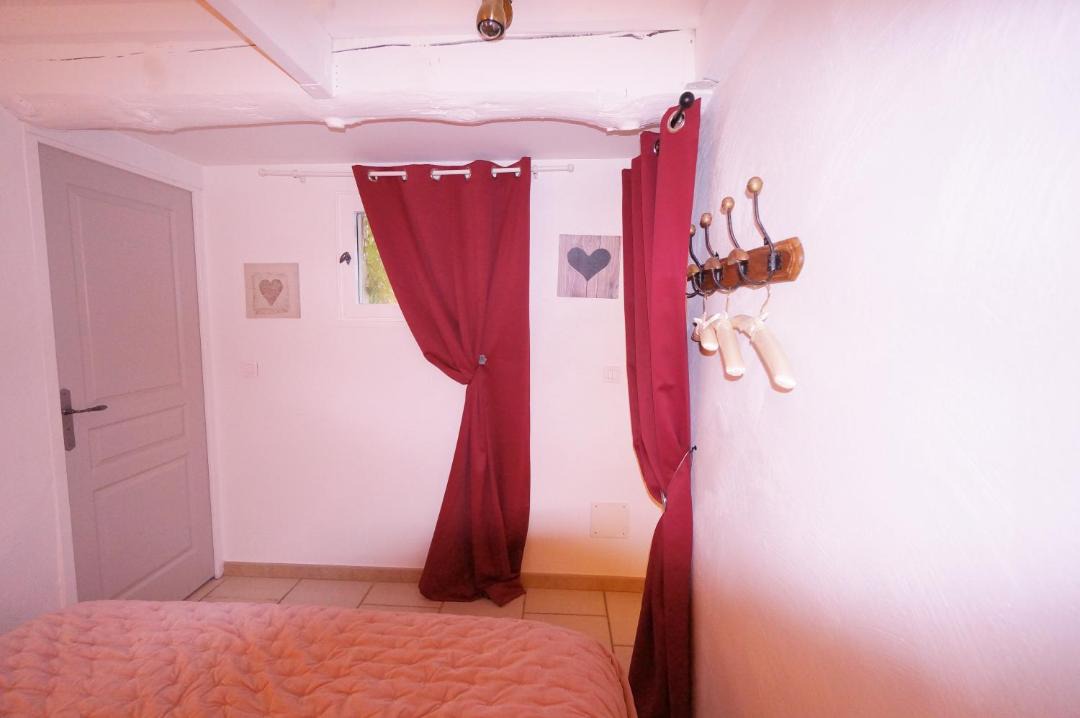 Photo of Bedroom in Saintes-Maries-de-la-Mer
