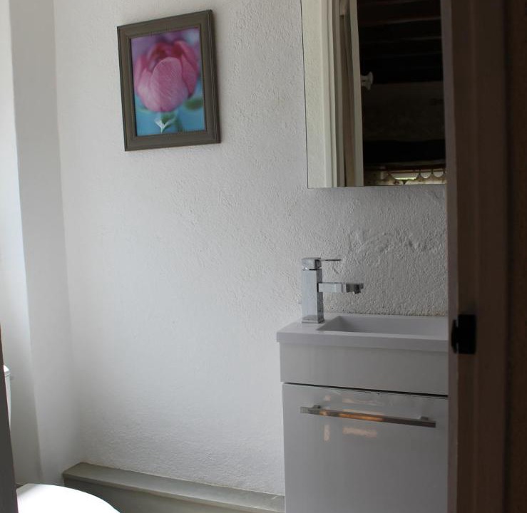 Photo of Bathroom in Pillac