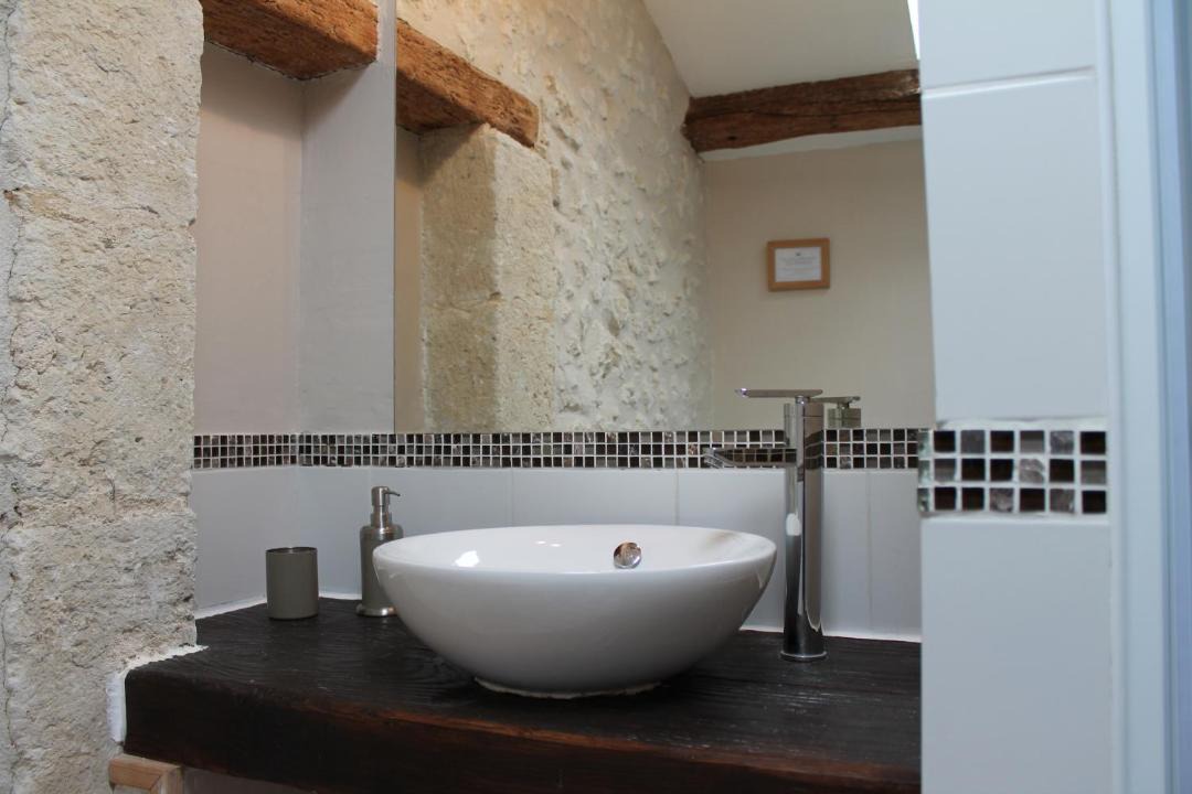 Photo of Bathroom in Pillac