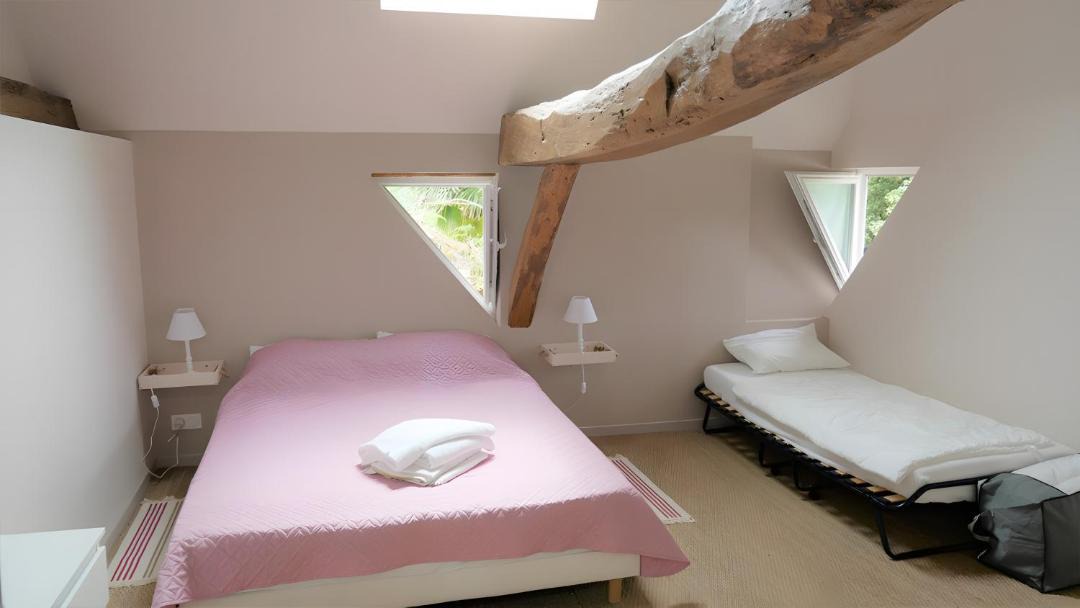 Photo of Bedroom in Saint-Laurent-des-Hommes
