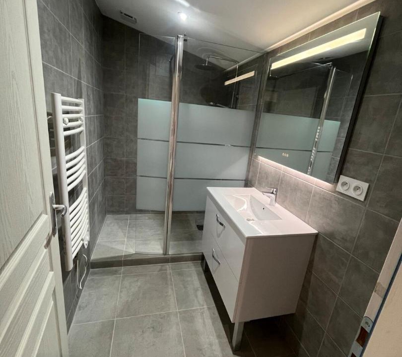 Photo of Bathroom in Laruscade