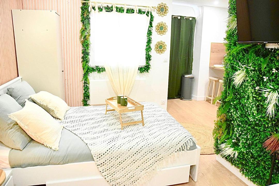 Photo of Bedroom in Bordeaux City Centre
