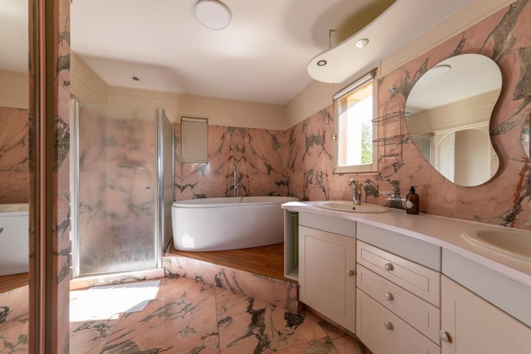 Photo of Bathroom in Tour Chabot Gavacherie