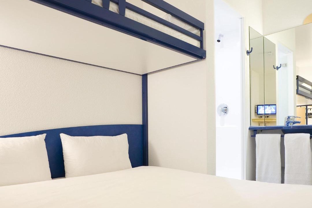 Photo of Bedroom in Libourne