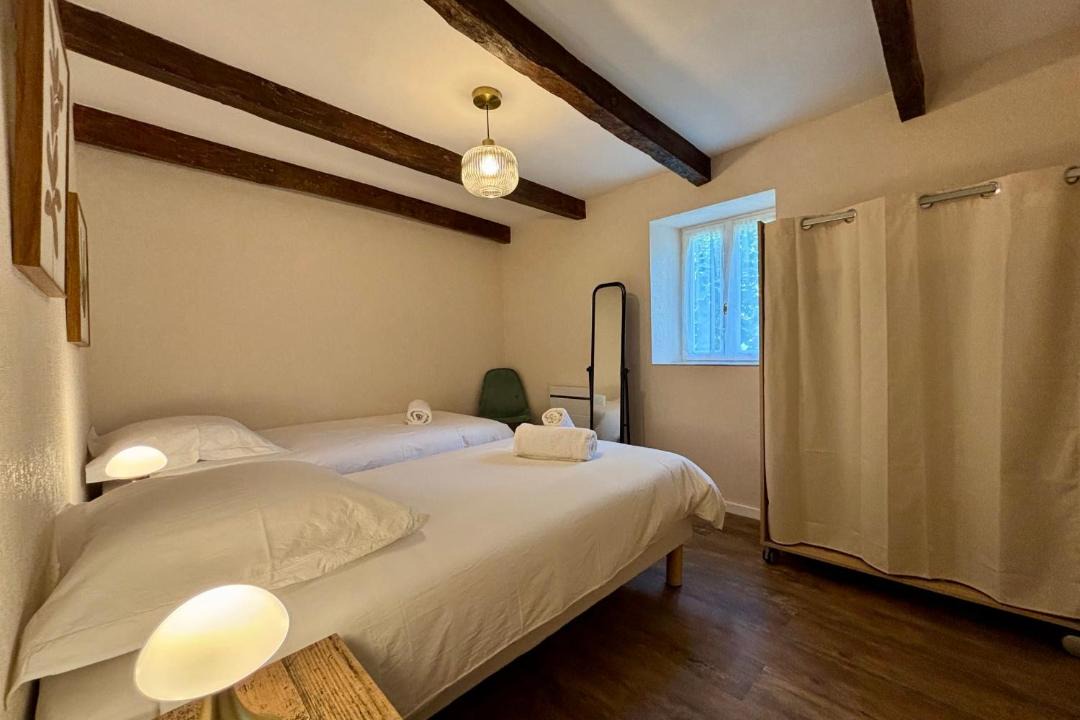 Photo of Bedroom in Naves