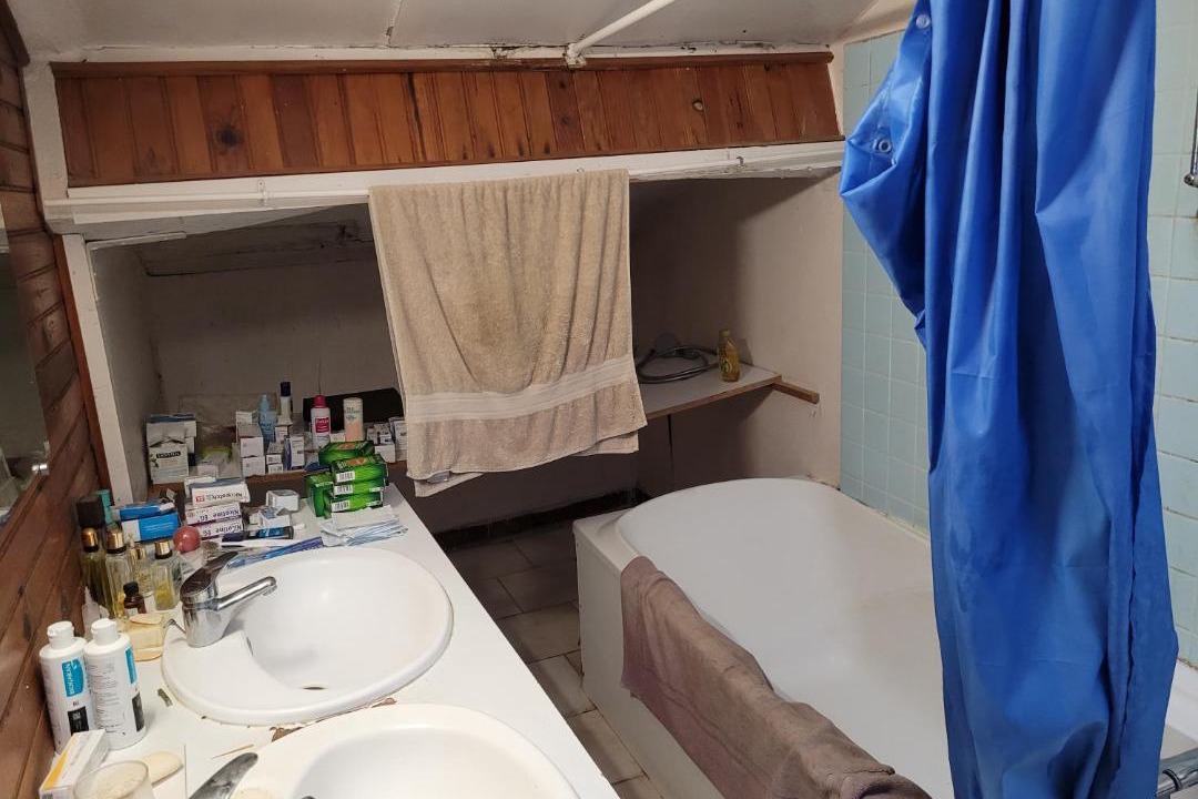 Photo of Bathroom in Gimeux